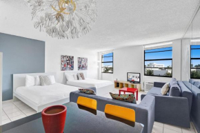 Wow Condo, middle of South Beach, block from Ocean